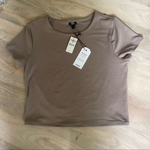 Express Body Contour Crop T-shirt Taupe Brown BNWT Size L